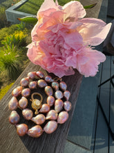 Load image into Gallery viewer, Peony pearls
