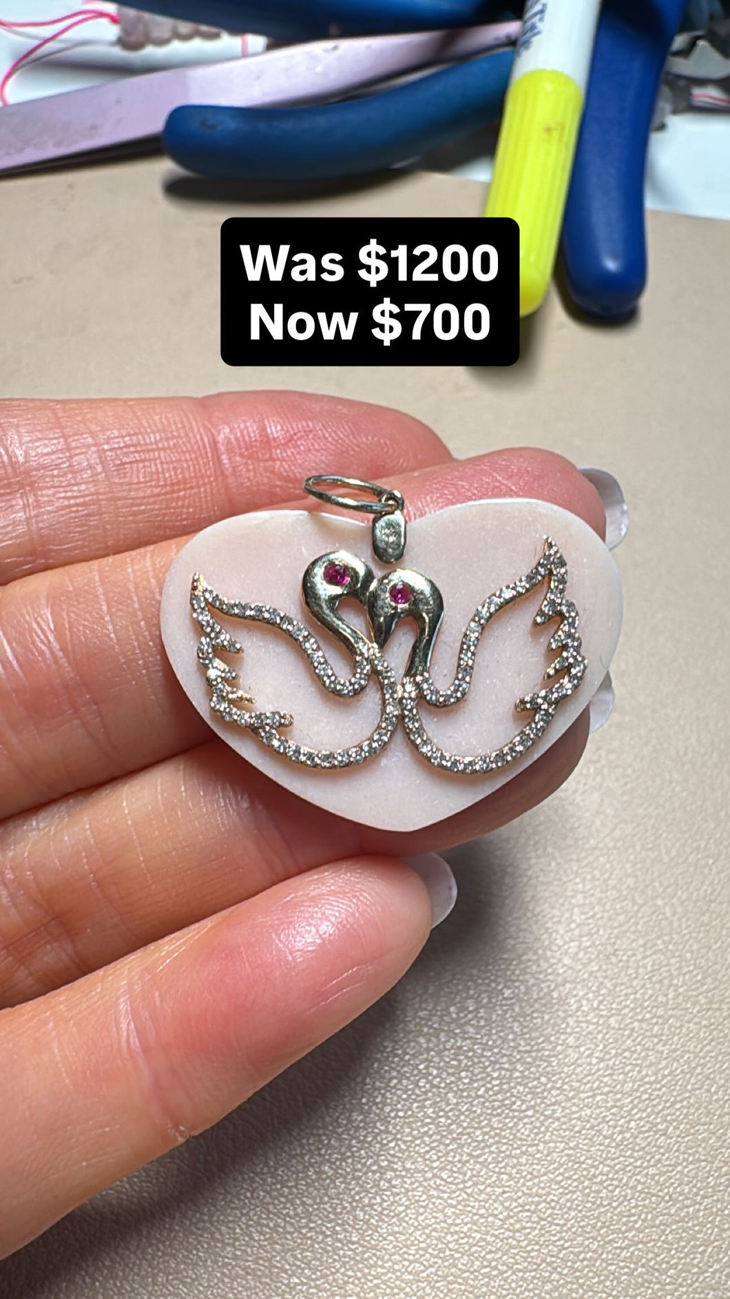 Swan pendant