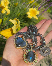 Load image into Gallery viewer, Flashy labradorite necklace
