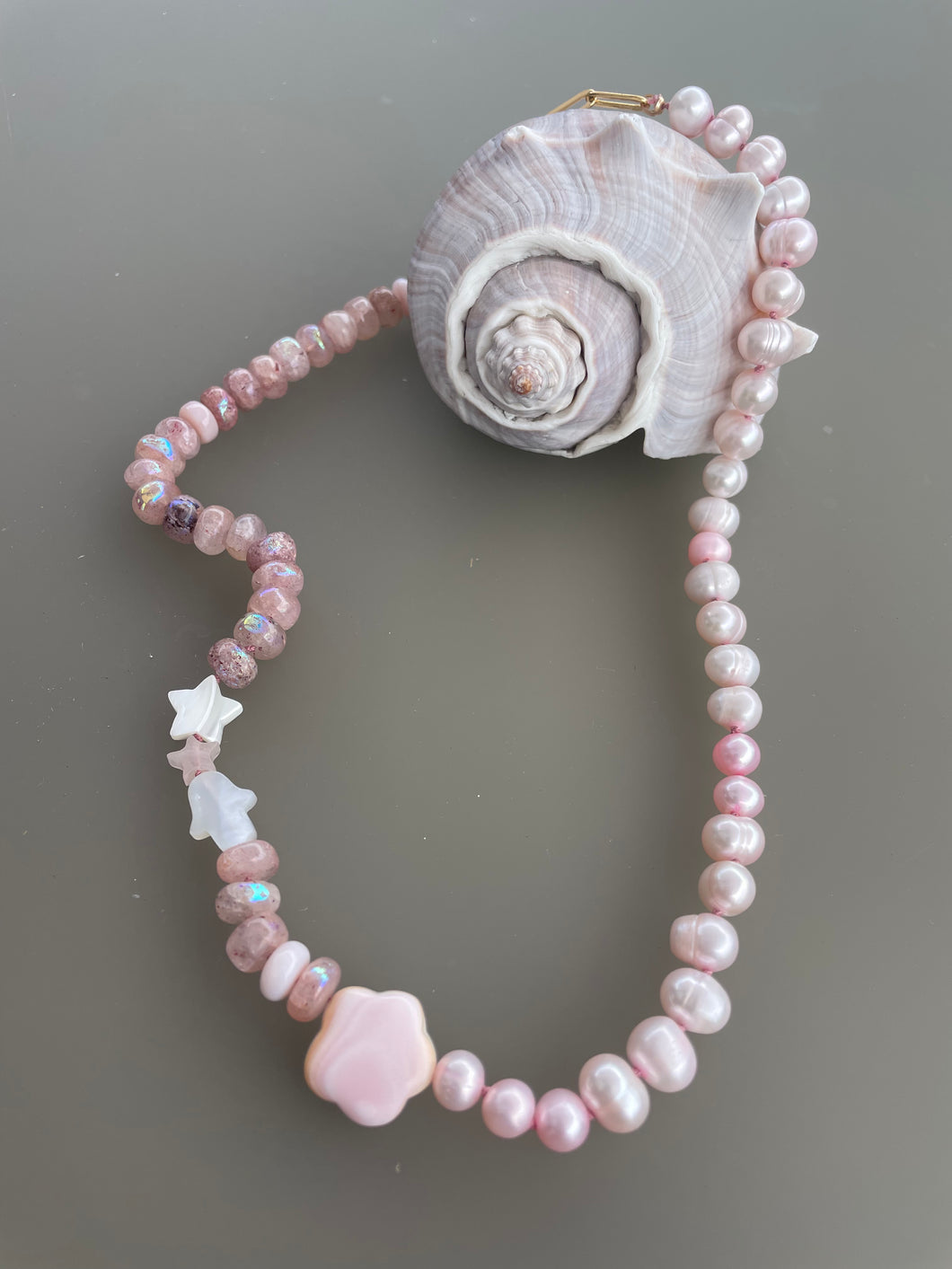 Flower puff gemstone necklace