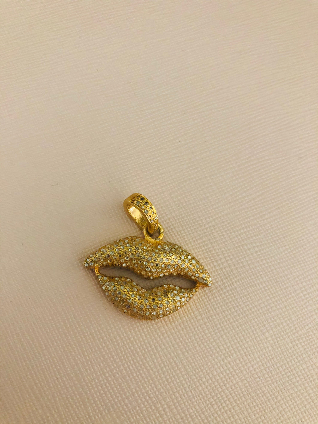 Diamond lips charm