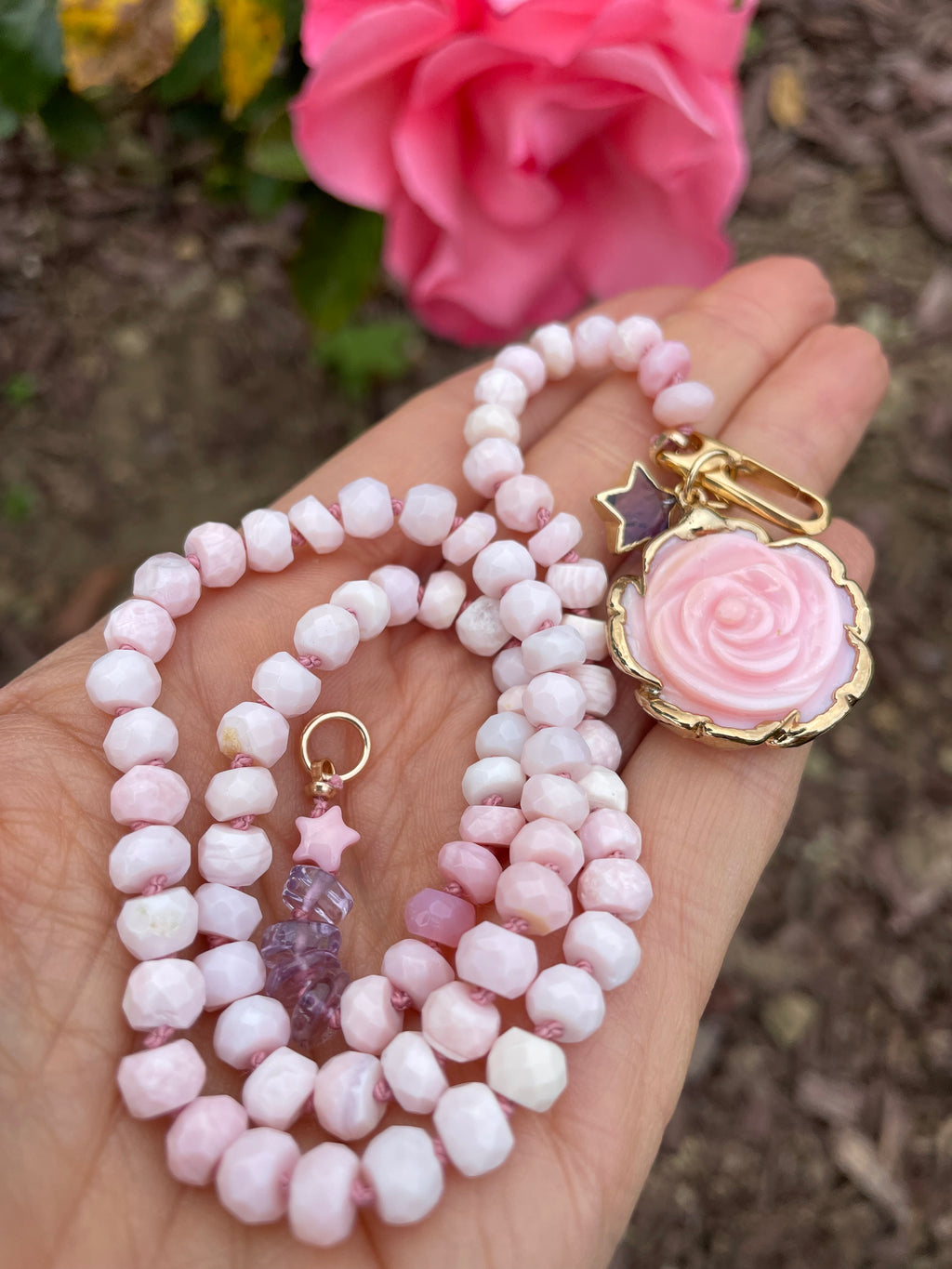 Rose’ opal necklace