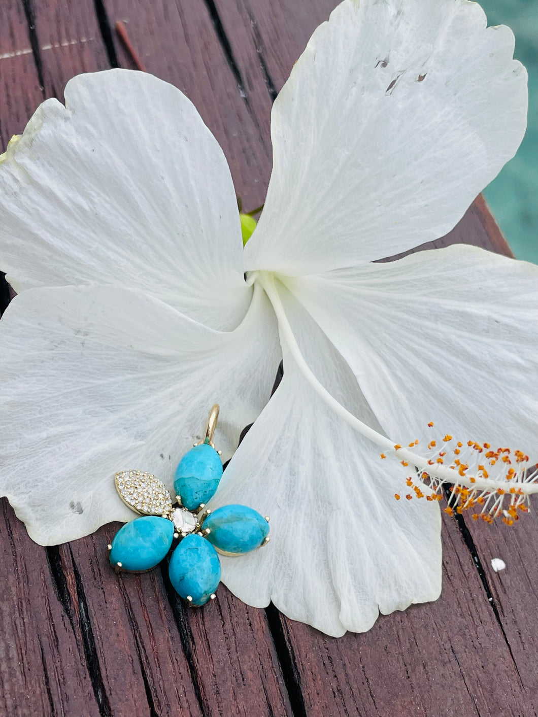 Turquoise flower pendant