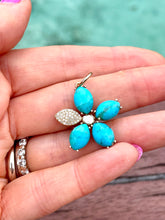 Load image into Gallery viewer, Turquoise flower pendant
